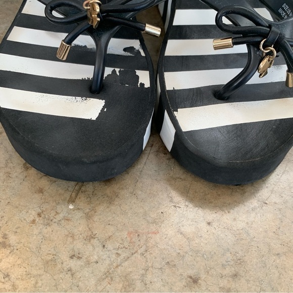 Kate Spade Black & White Wedge Flip Flops Size 9 - Picture 3 of 10